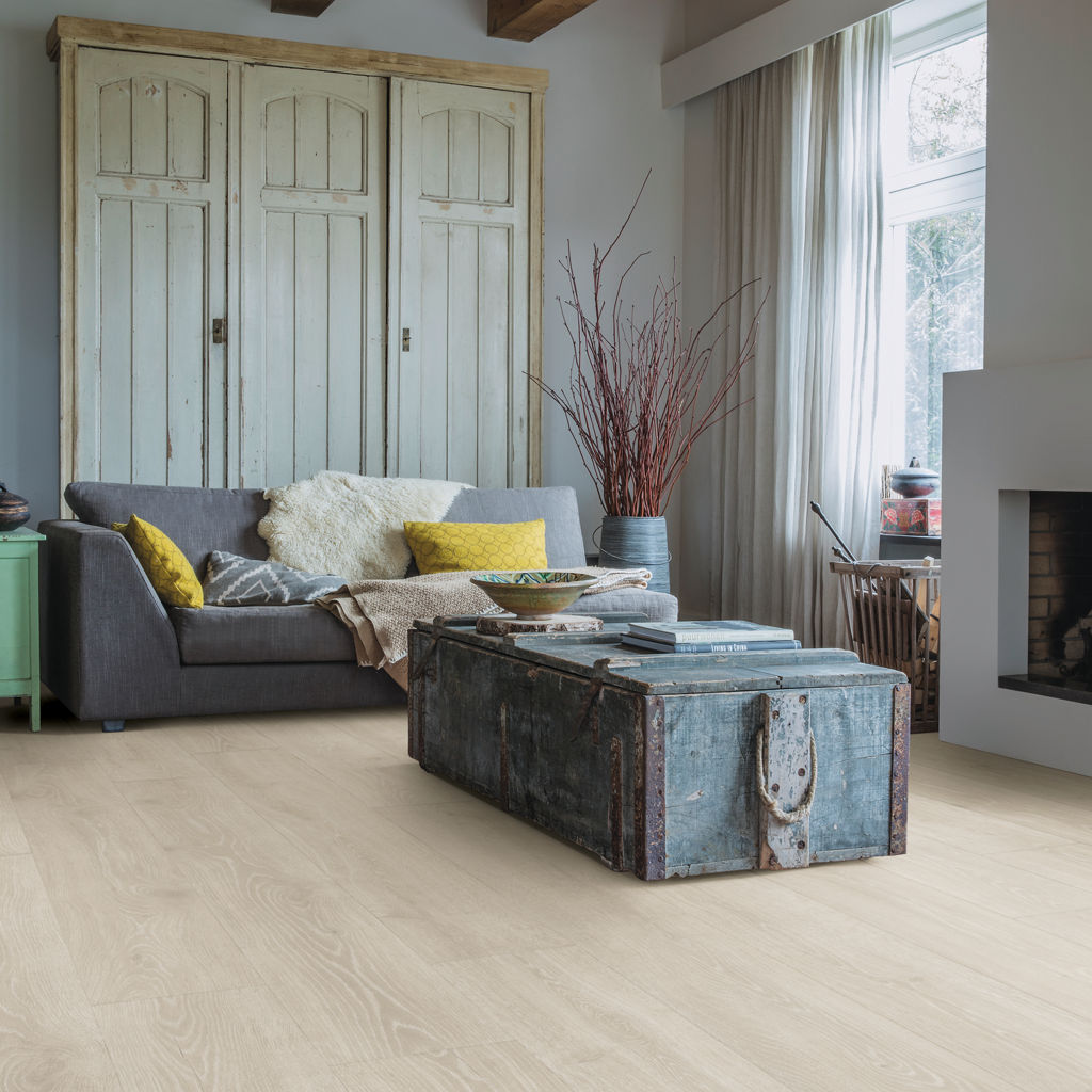 Quickstep-woodland-oak-light-grey-laminate